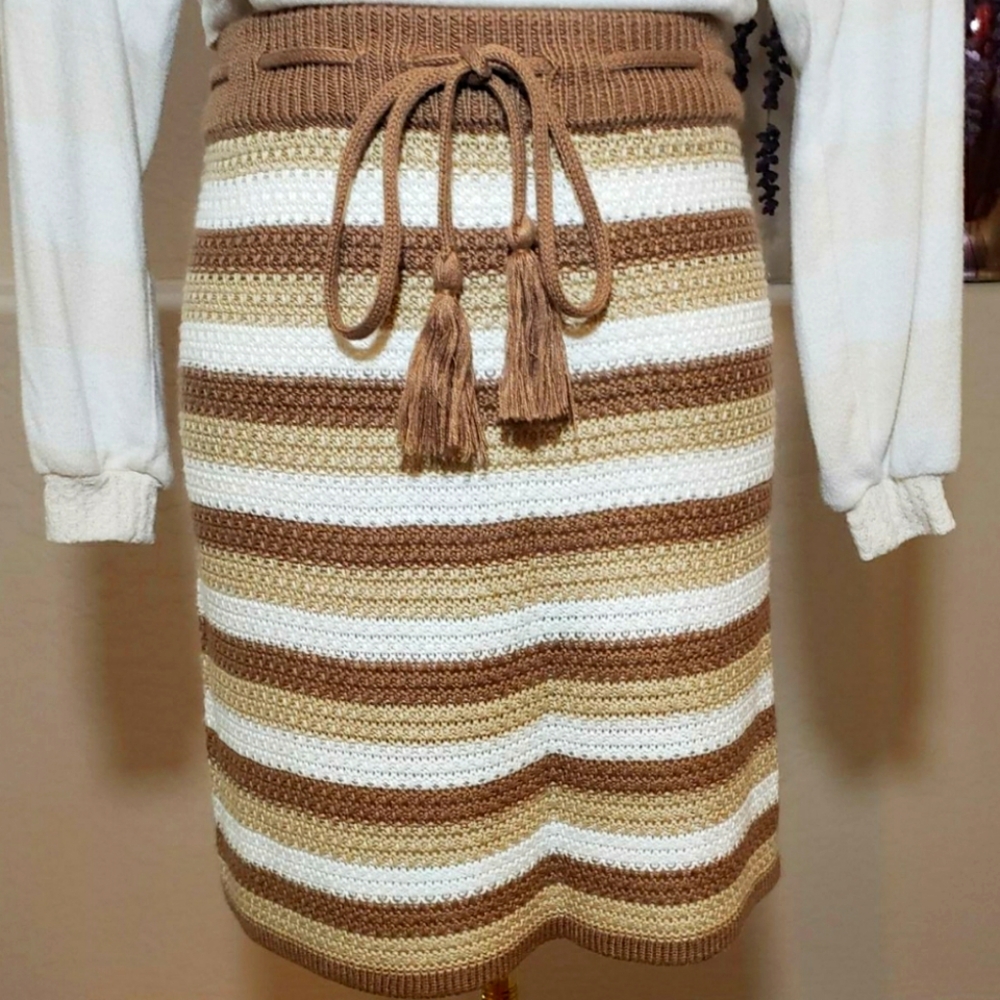 Madden NYC Size XS crocheted knit skirt.
